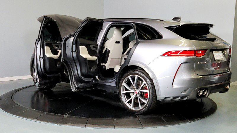 Used 2020 Jaguar F-PACE SVR image 11