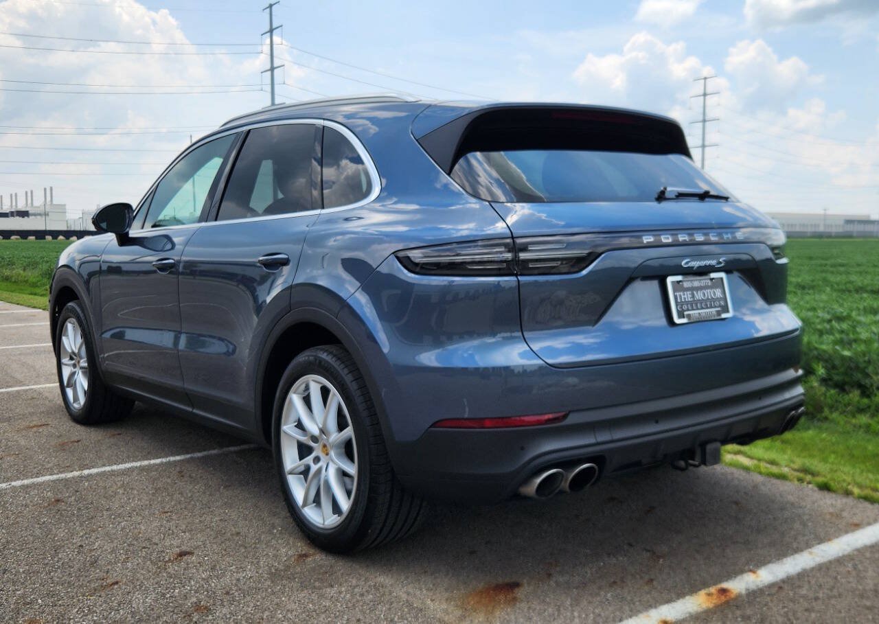 Used 2019 Porsche Cayenne S w/ Premium Package AWD/4WD image 3