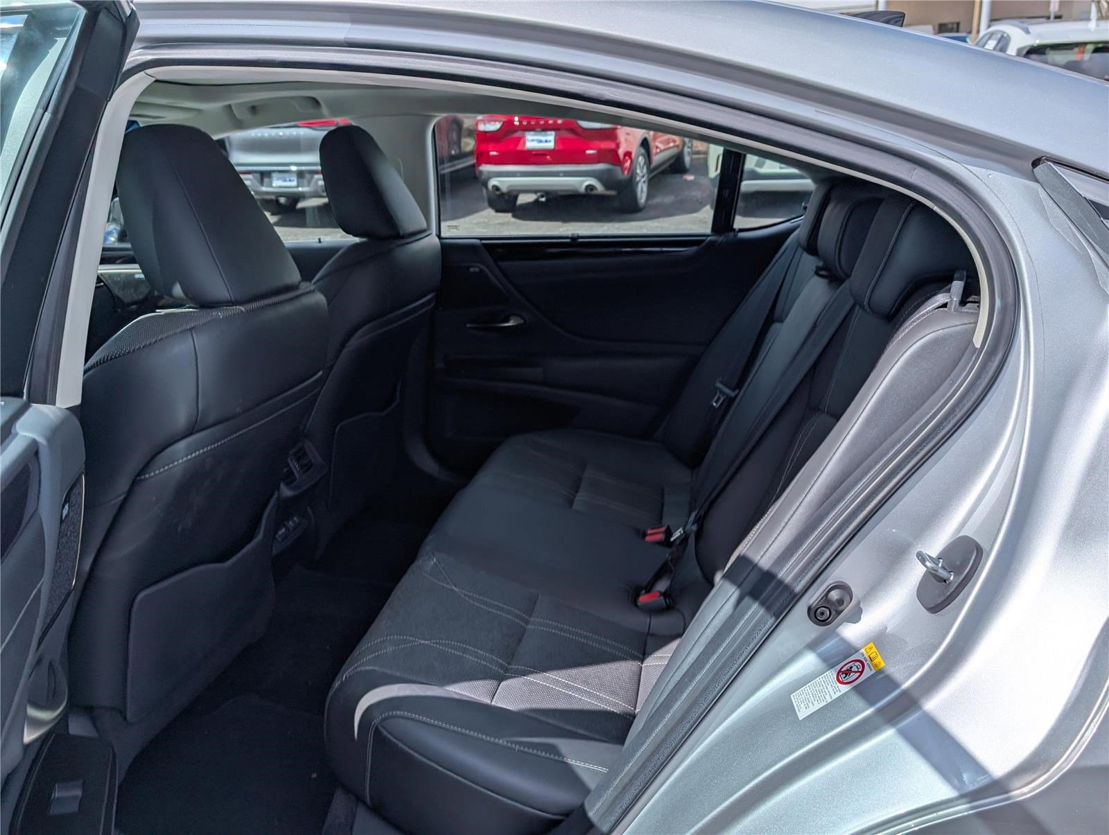 Used 2019 Lexus ES 350 Ultra Luxury w/ Accessory Package image 14