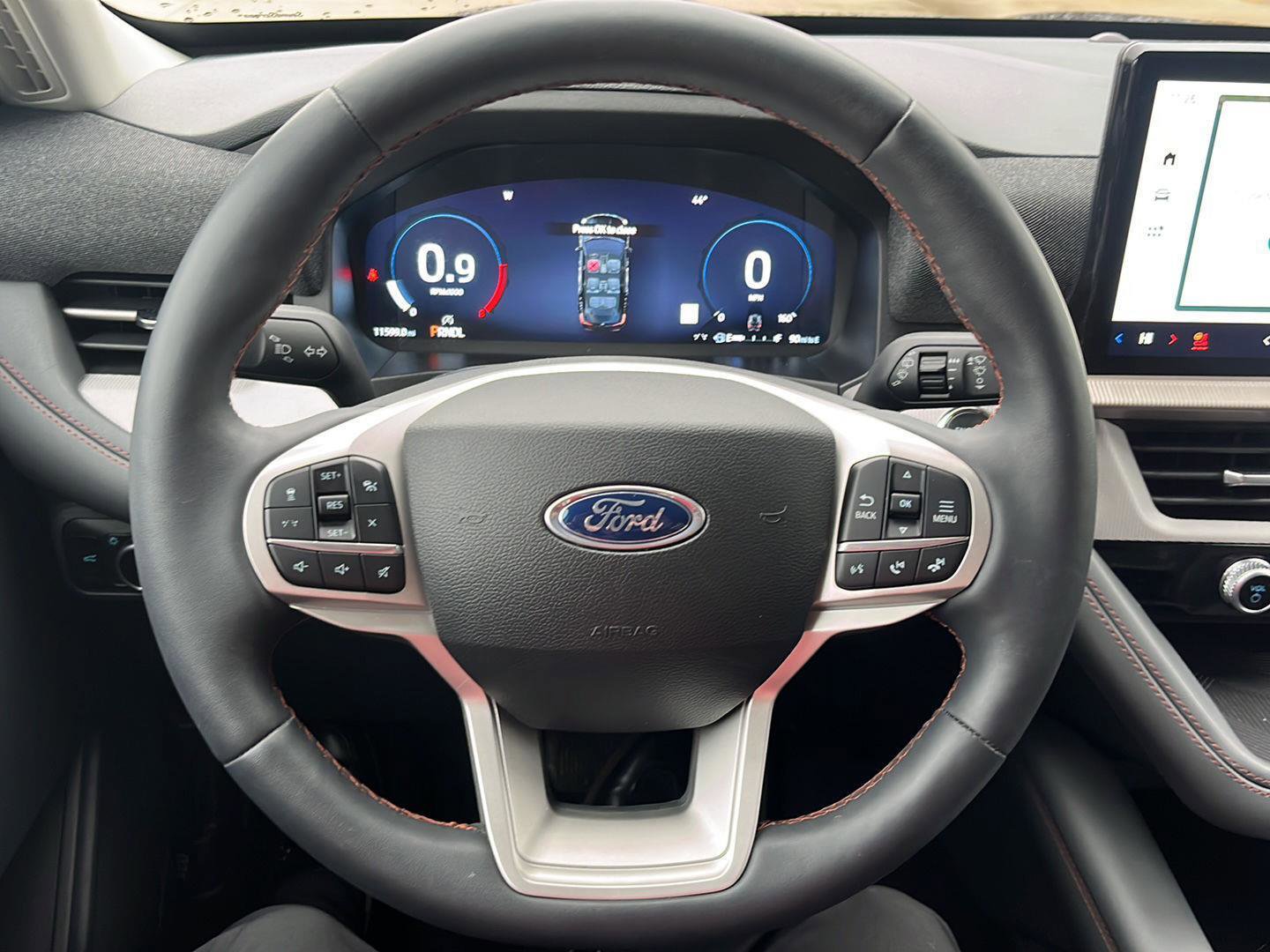 Used 2025 Ford Explorer Active w/ Active Comfort Package image 12