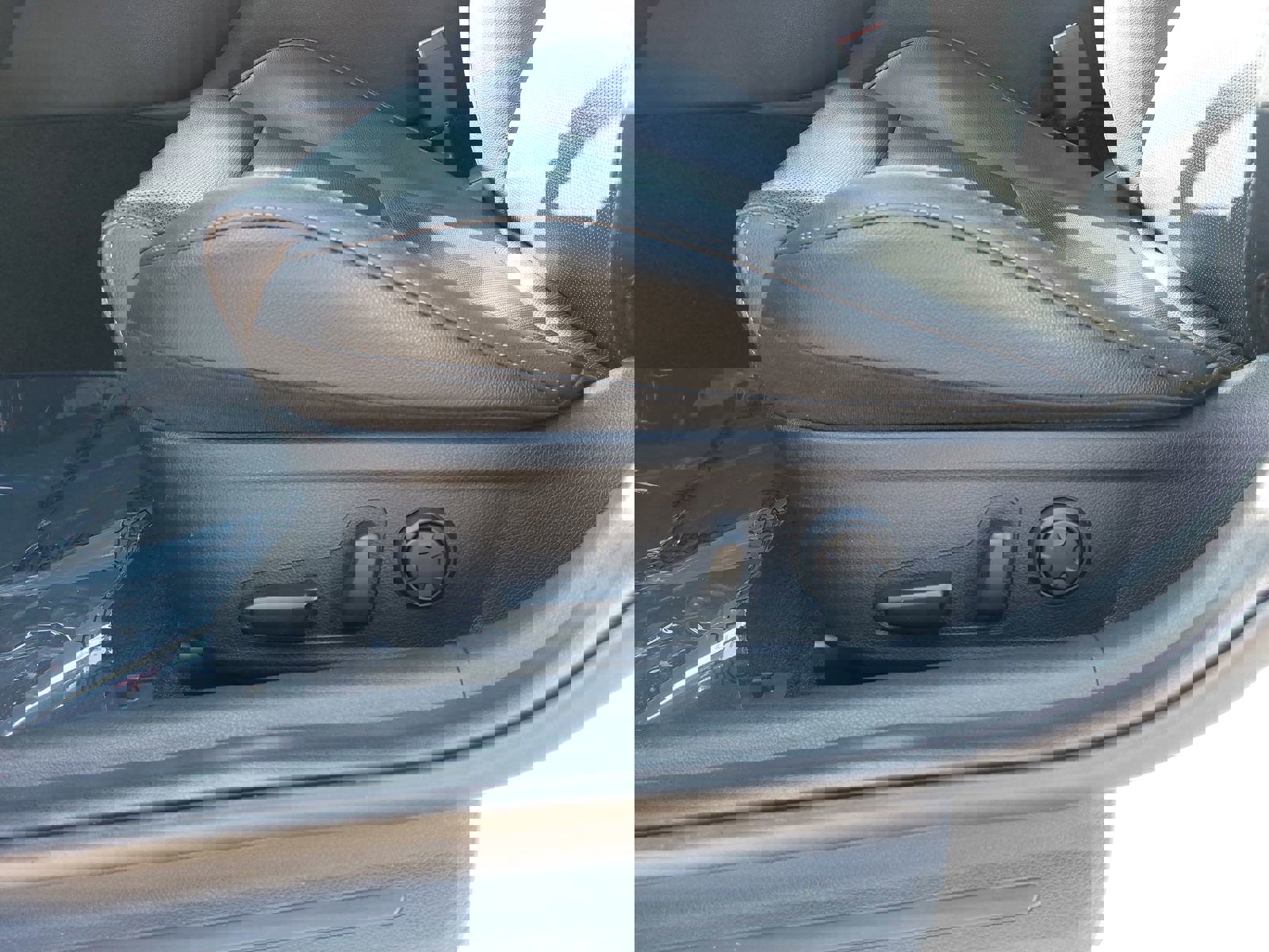 Used 2020 Kia Stinger GT-Line w/ Sun & Sound Package image 31