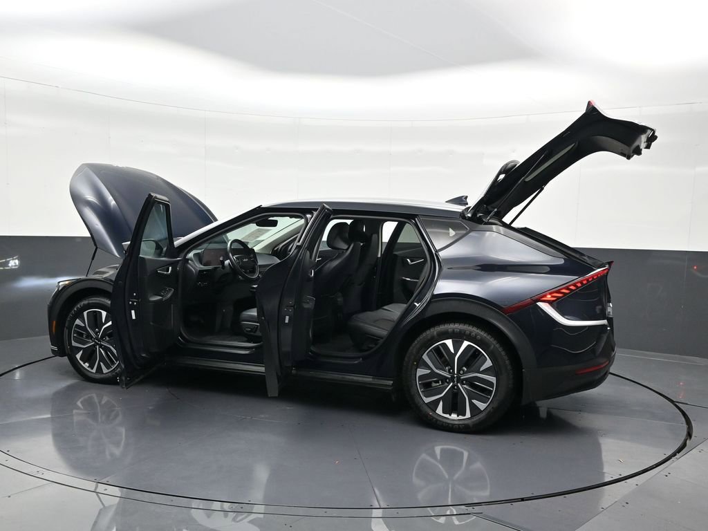 Used 2022 Kia EV6 Light image 36