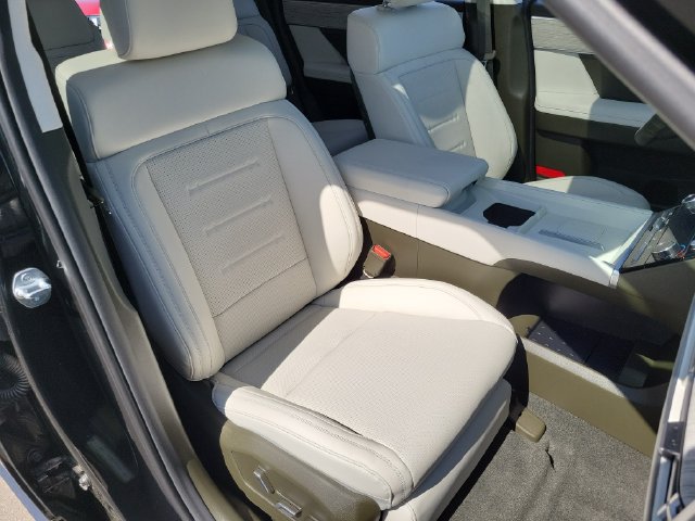 New 2025 Hyundai Santa Fe Calligraphy AWD/4WD image 19