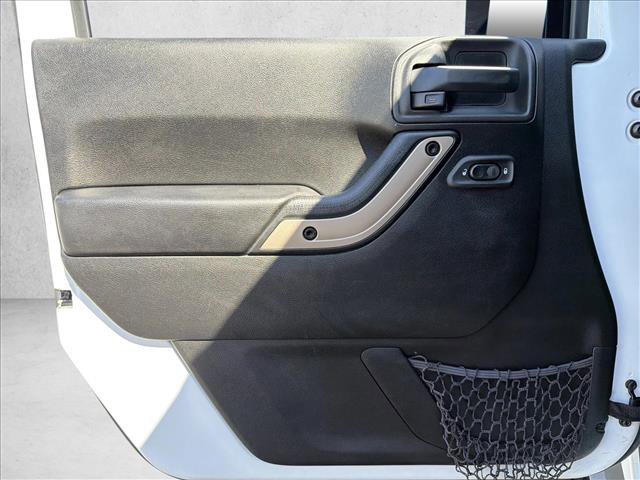Used 2016 Jeep Wrangler Unlimited Sahara image 10