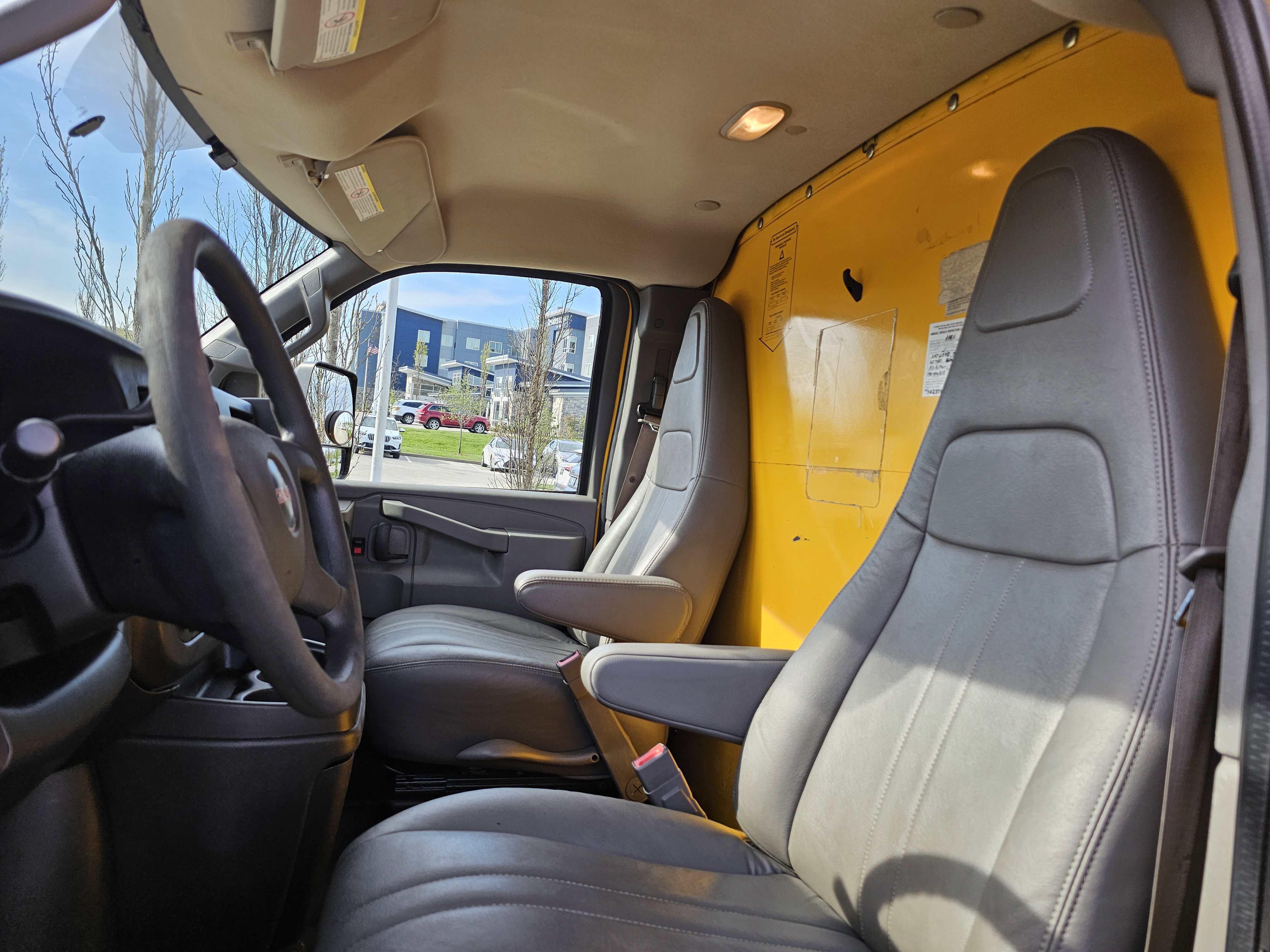 Used 2018 GMC Savana 3500 Extended w/ Driver Convenience Package RWD image 16