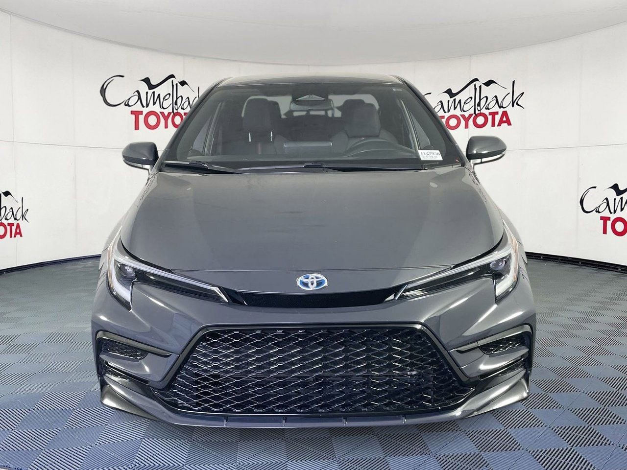 Used 2025 Toyota Corolla SE w/ Convenience Package image 2