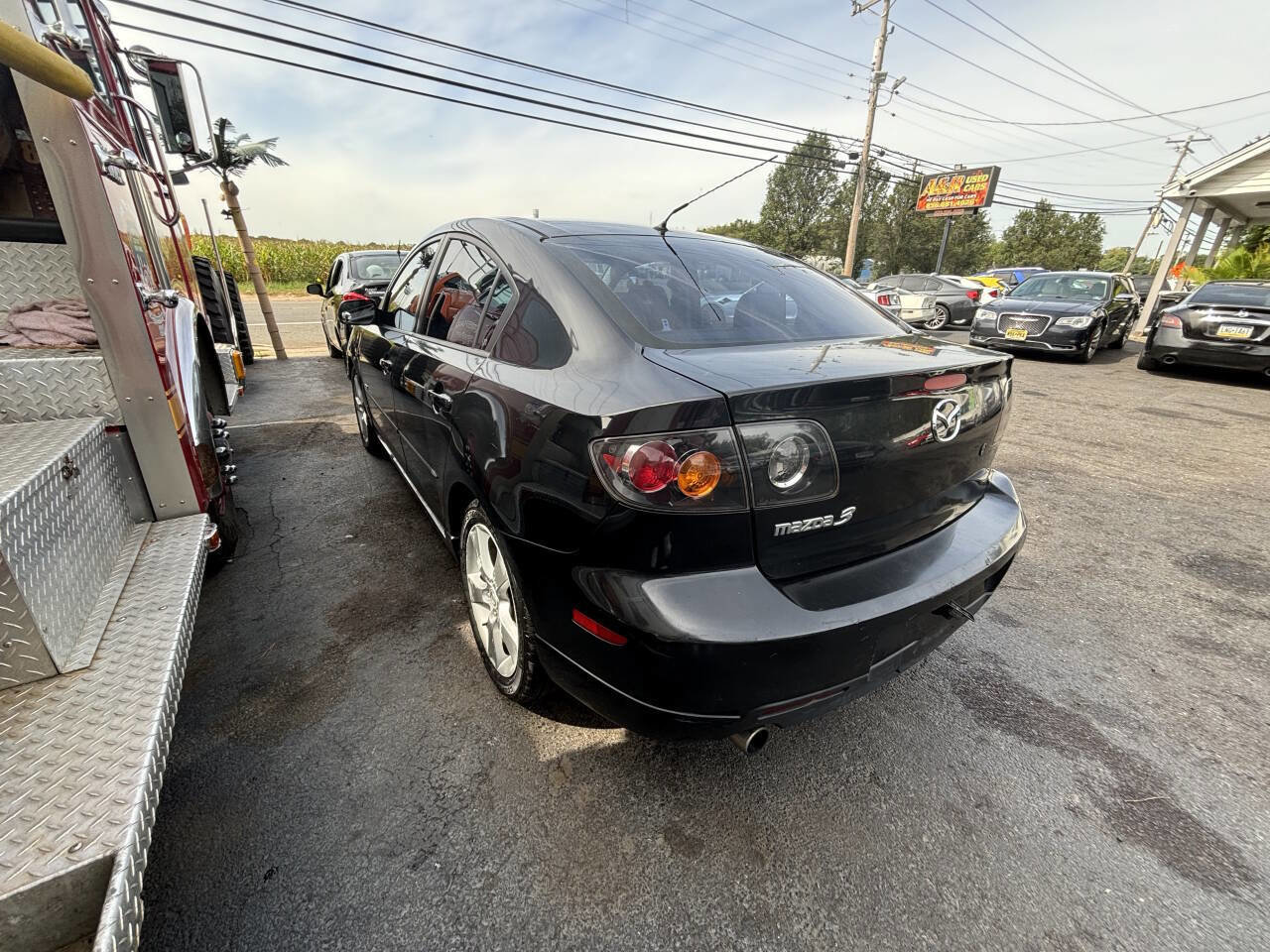 Used 2005 MAZDA MAZDA3 s w/ Moonroof & 6-CD Pkg image 7