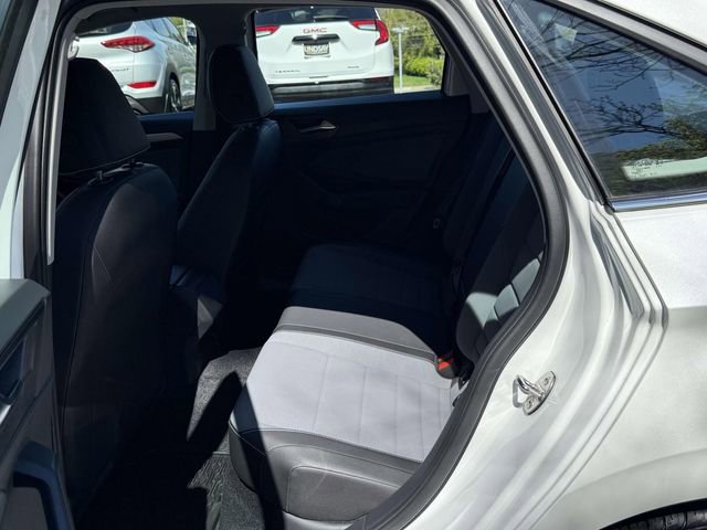Used 2025 Volkswagen Jetta SE w/ Sunroof Package image 11