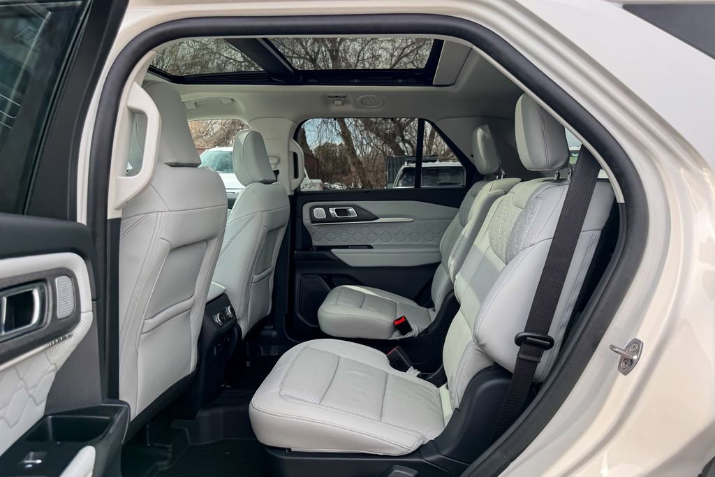 Certified 2025 Ford Explorer Platinum w/ Ultimate Package image 25