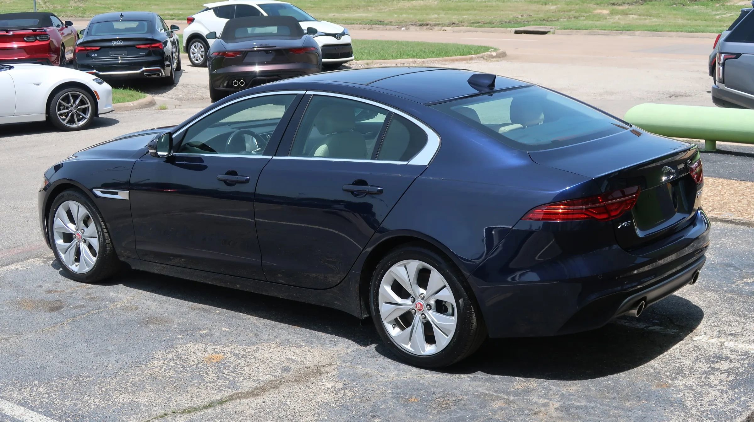 Used 2020 Jaguar XE S image 12