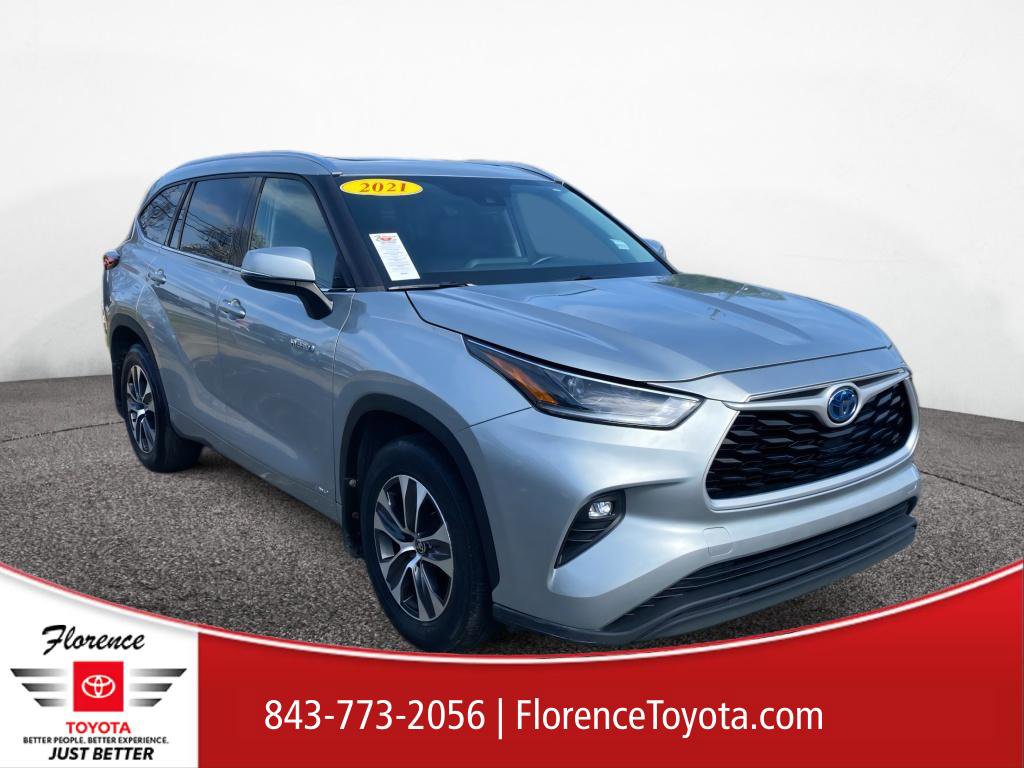 Used 2021 Toyota Highlander XLE image 1