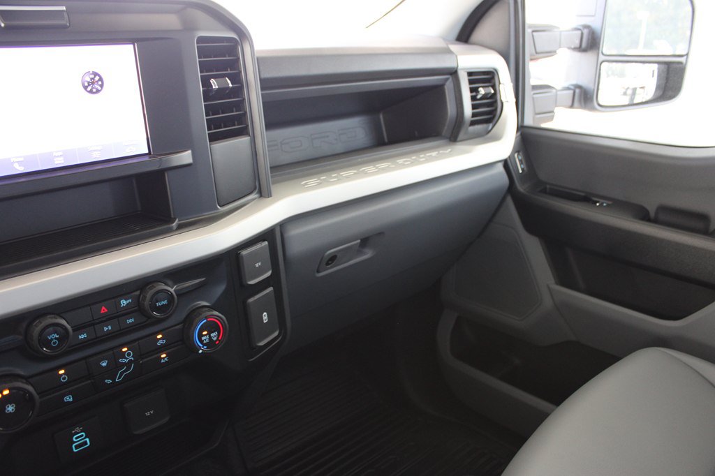 Used 2026 Ford F250 XL w/ XL Chrome Package AWD/4WD image 33