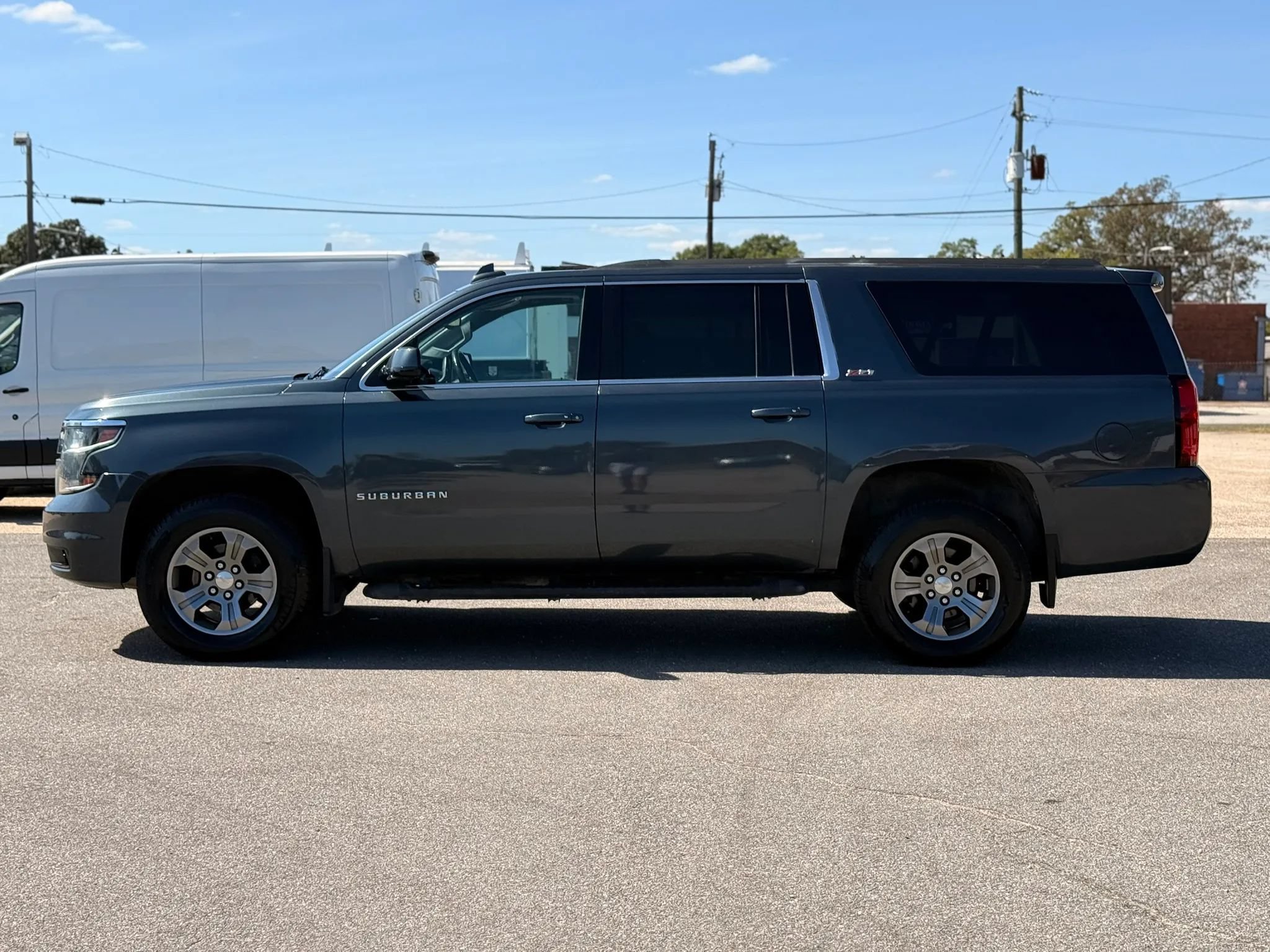 Used 2020 Chevrolet Suburban LT AWD/4WD image 6