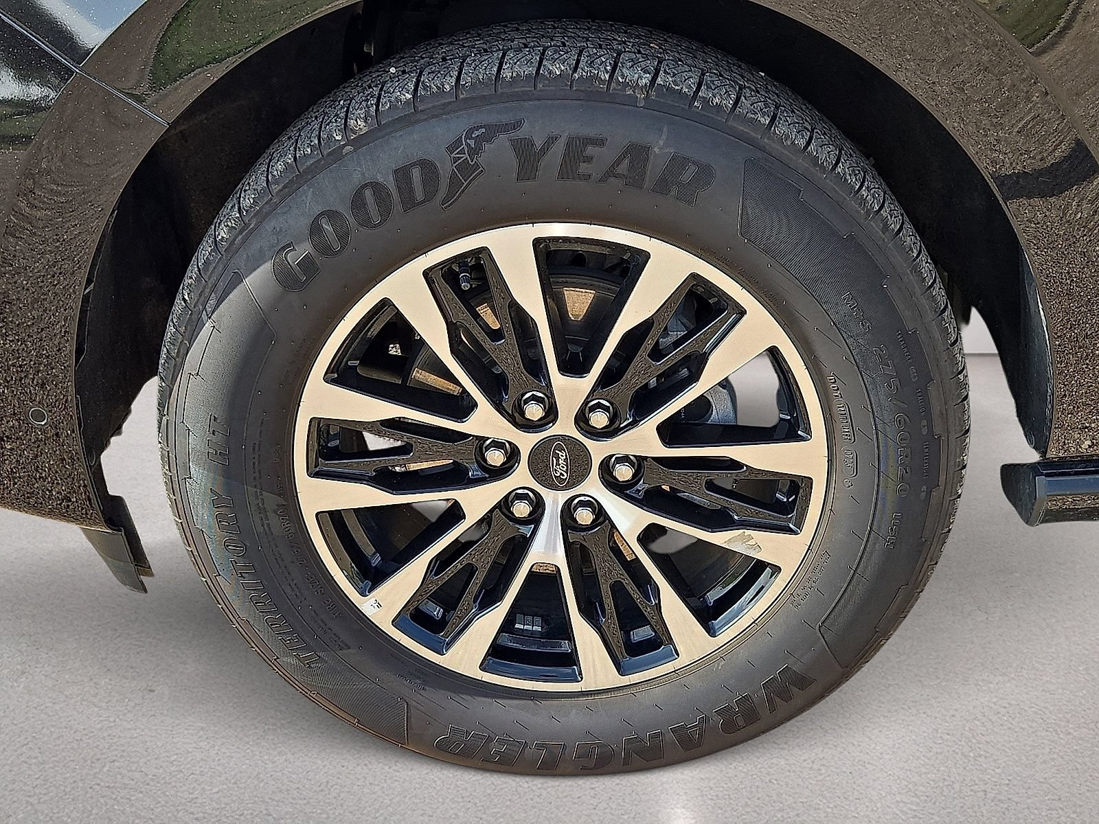 Used 2025 Ford Expedition Platinum AWD/4WD image 10