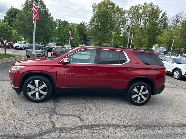 Used 2020 Chevrolet Traverse LT w/ LT Premium Package FWD image 2