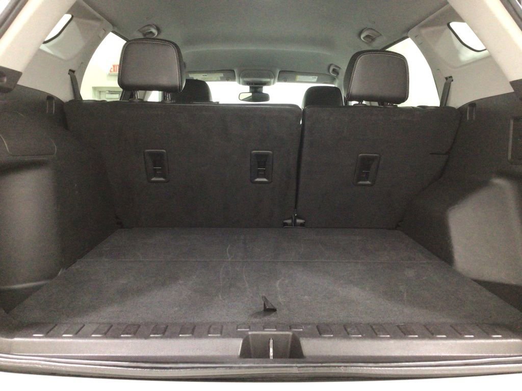 Used 2024 GMC Terrain SLT image 27