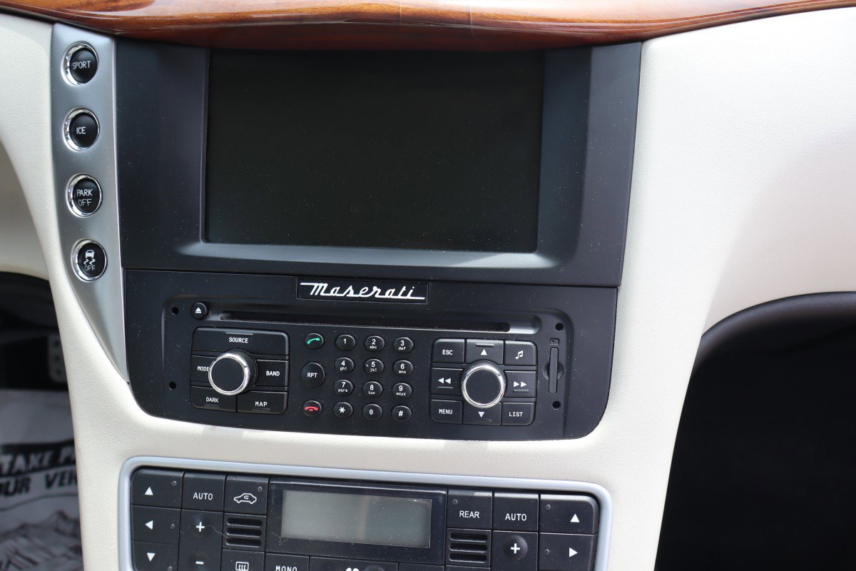 Used 2014 Maserati GranTurismo Sport RWD image 12