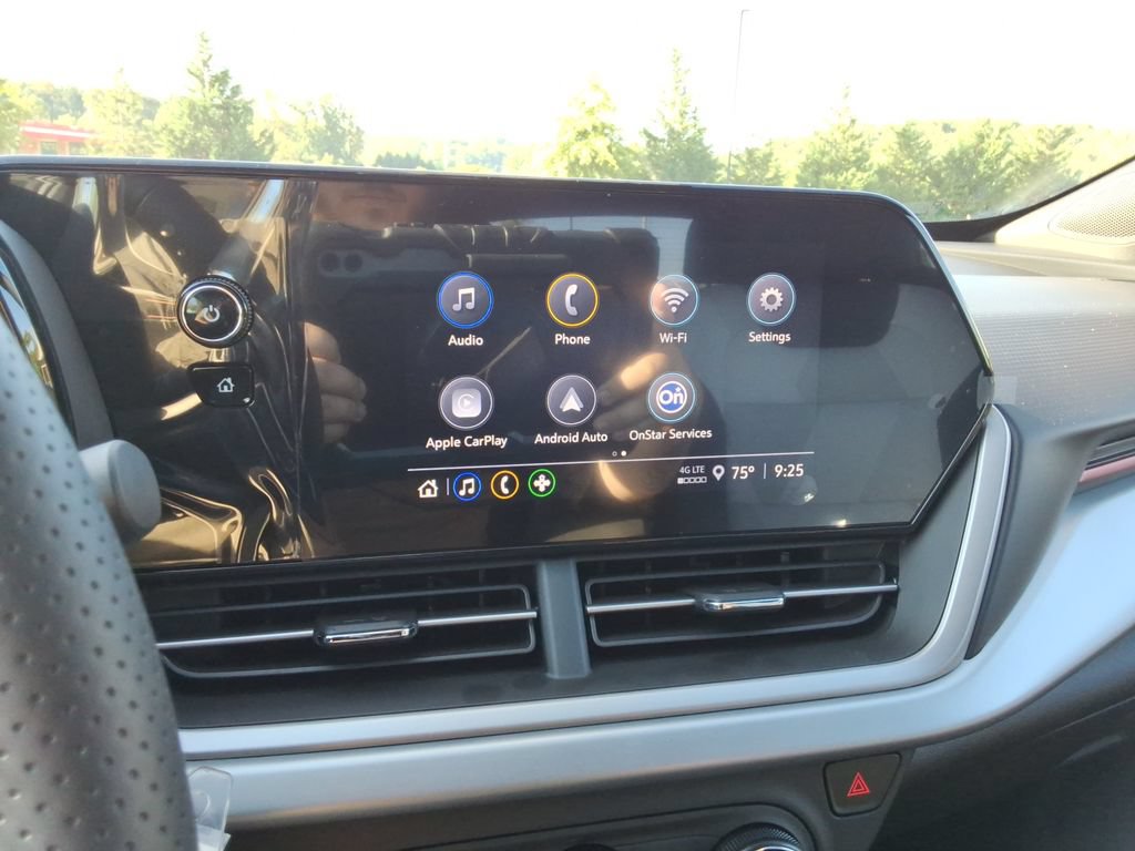 New 2026 Chevrolet Trax RS w/ Sunroof Package FWD image 28