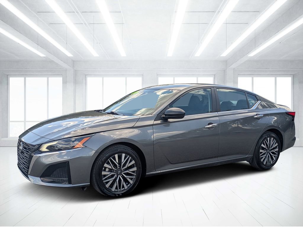 Used 2025 Nissan Altima 2.5 SV FWD image 7