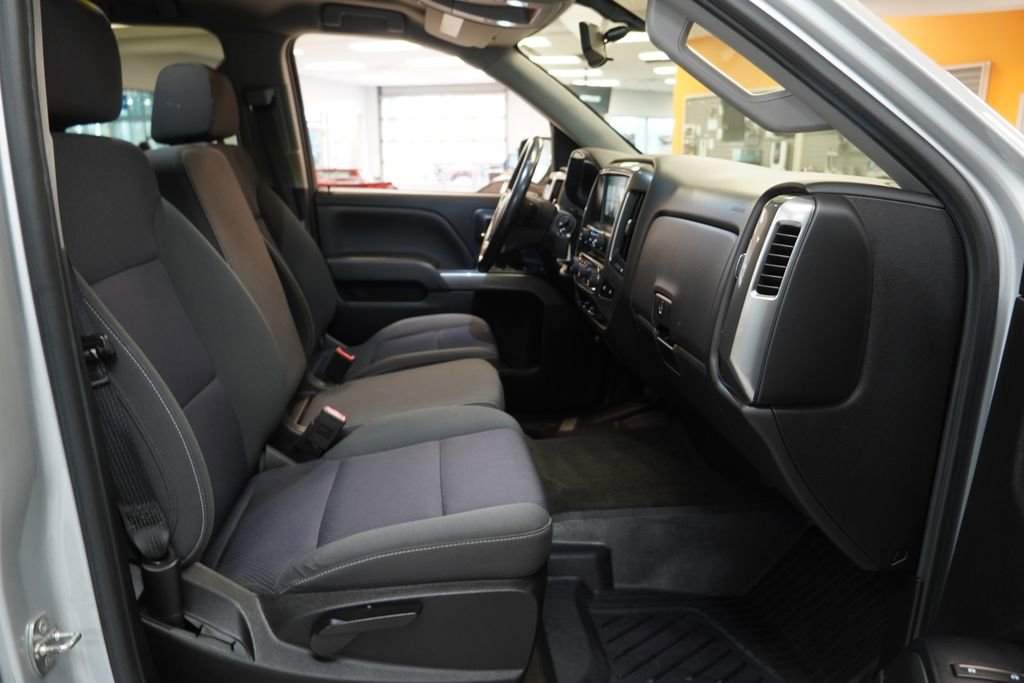 Used 2018 Chevrolet Silverado 1500 LT w/ LPO, Black Pack AWD/4WD image 32