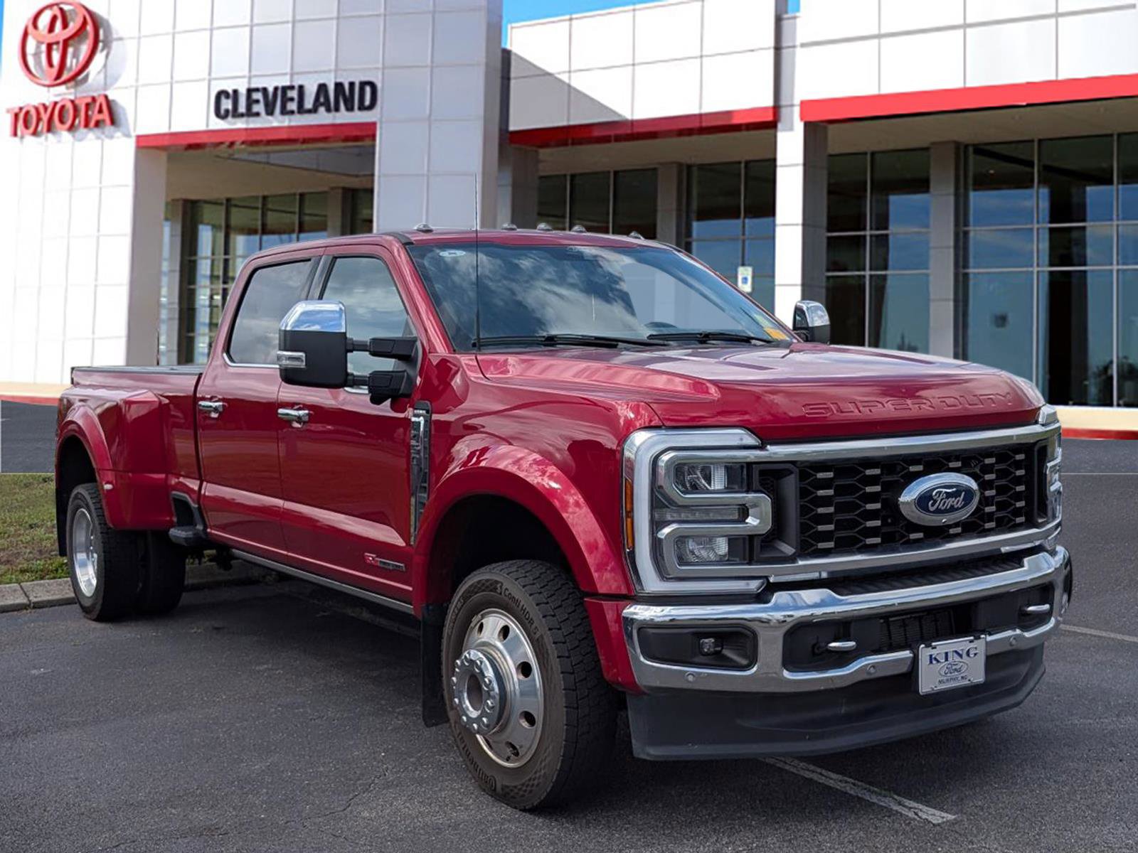 Used 2024 Ford F450 Lariat w/ Lariat Ultimate Package AWD/4WD image 2