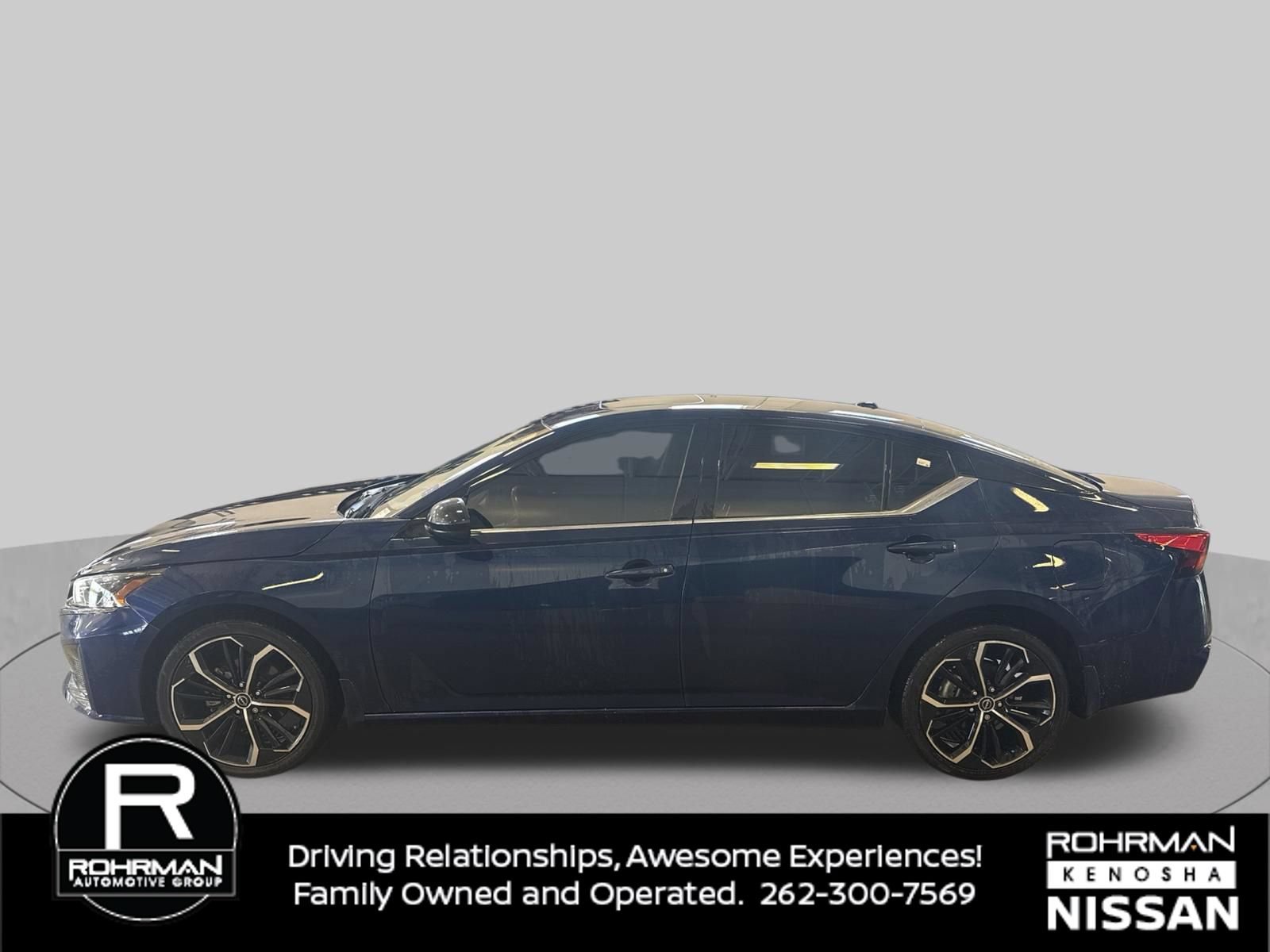 Used 2023 Nissan Altima 2.5 SR w/ SR Premium Package AWD/4WD image 2