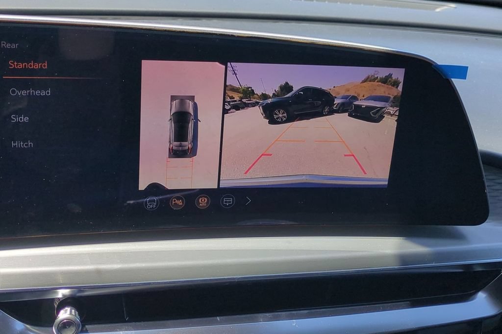 New 2026 Cadillac Lyriq Luxury AWD/4WD image 10