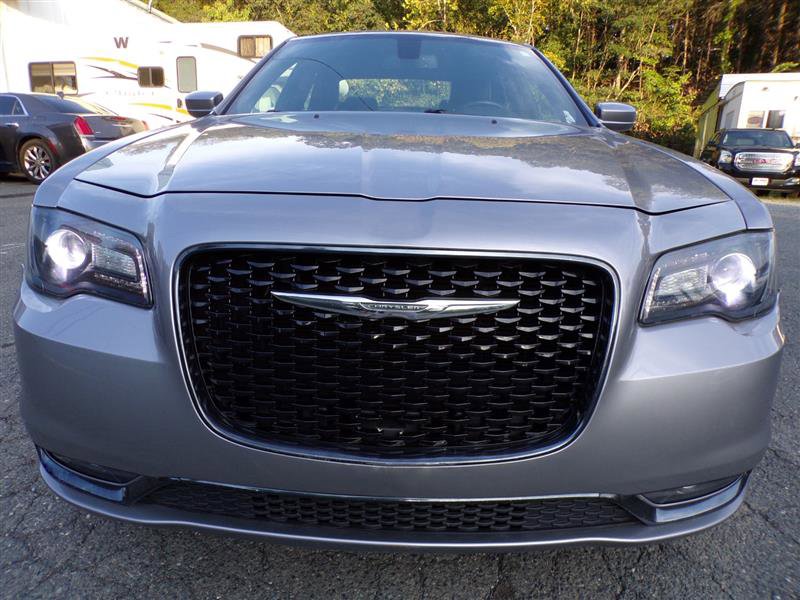 Used 2017 Chrysler 300 S image 2