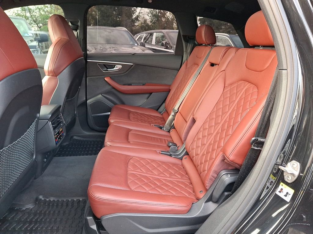 Used 2023 Audi SQ7 Prestige w/ Sport Package AWD/4WD image 7