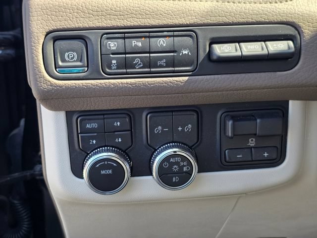 Used 2024 GMC Yukon XL Denali w/ Advanced Technology Package AWD/4WD image 33