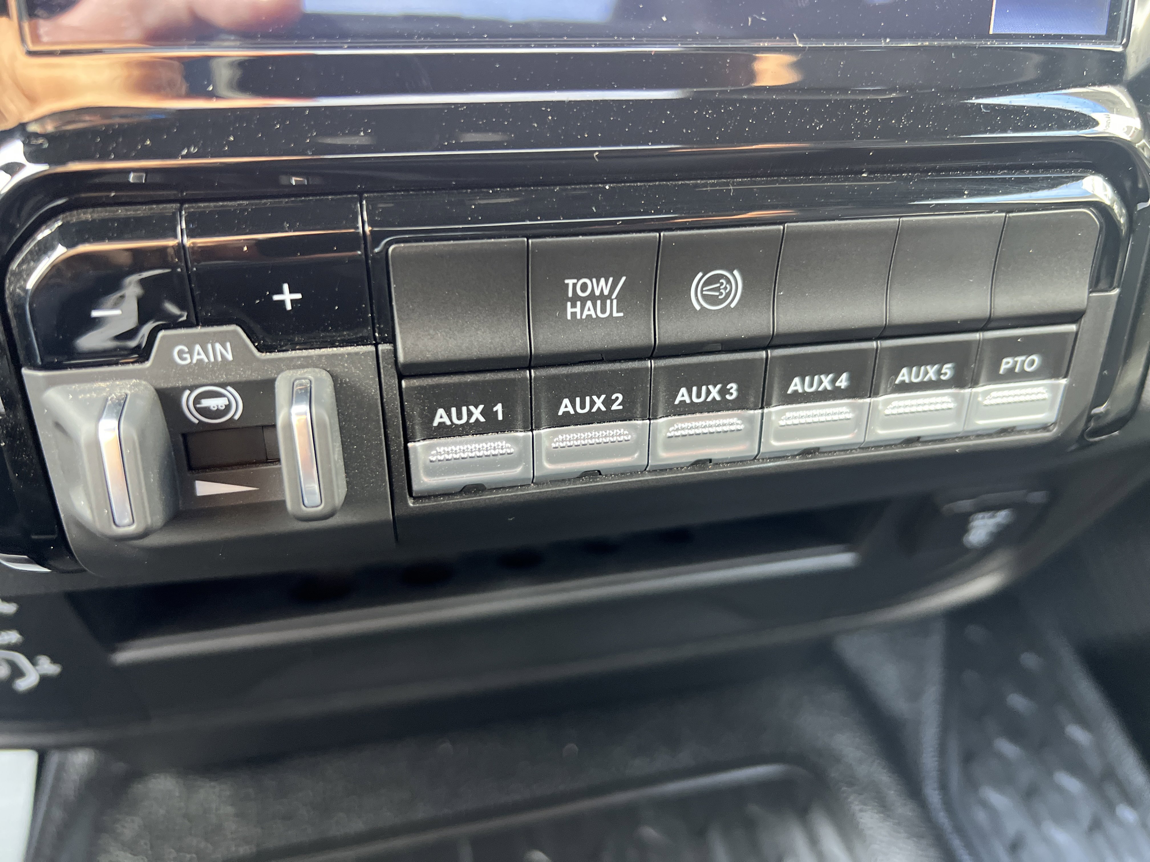 Used 2025 RAM 5500 4x4 Regular Cab image 19