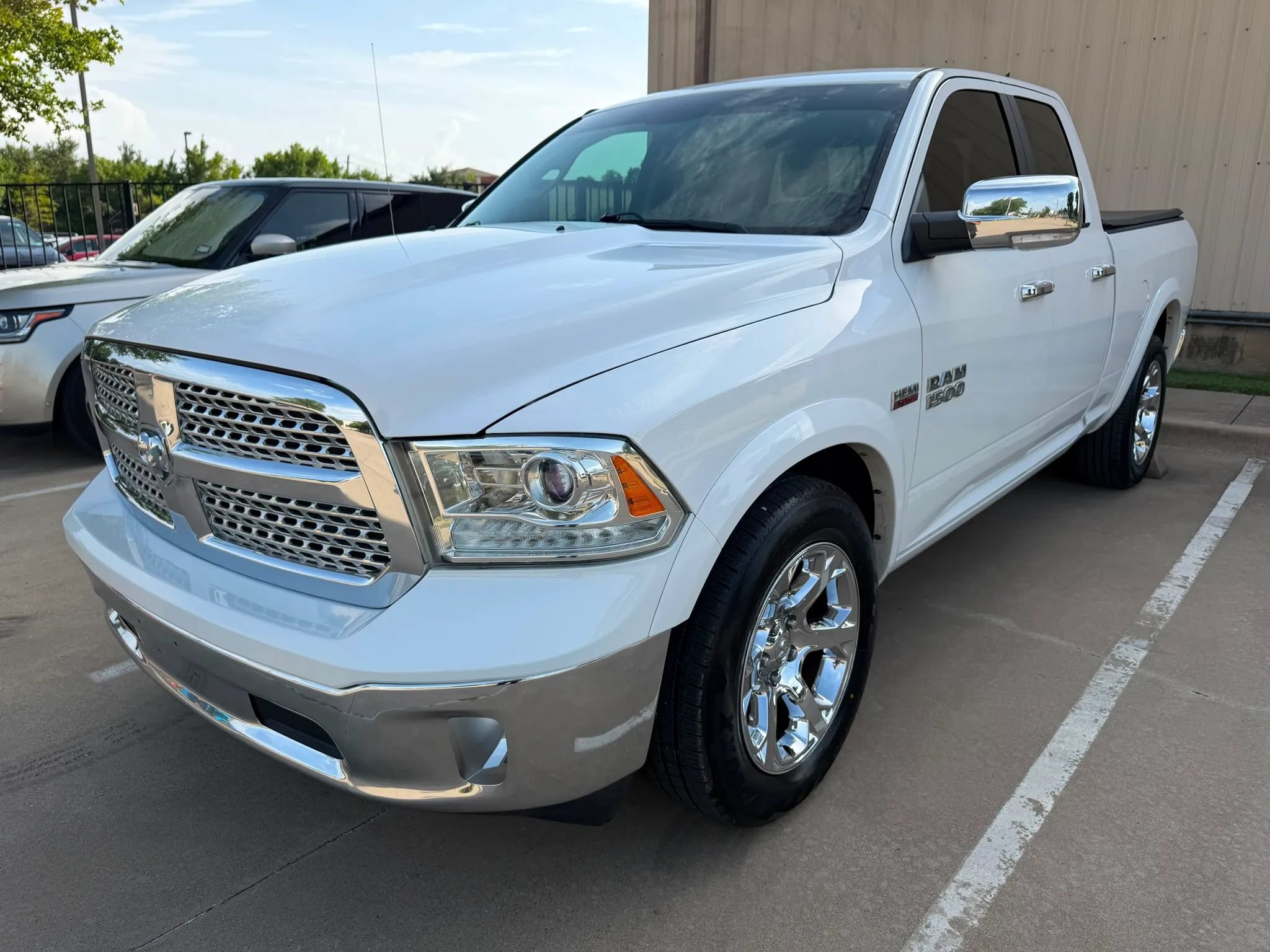 Used 2017 RAM 1500 Laramie RWD image 2