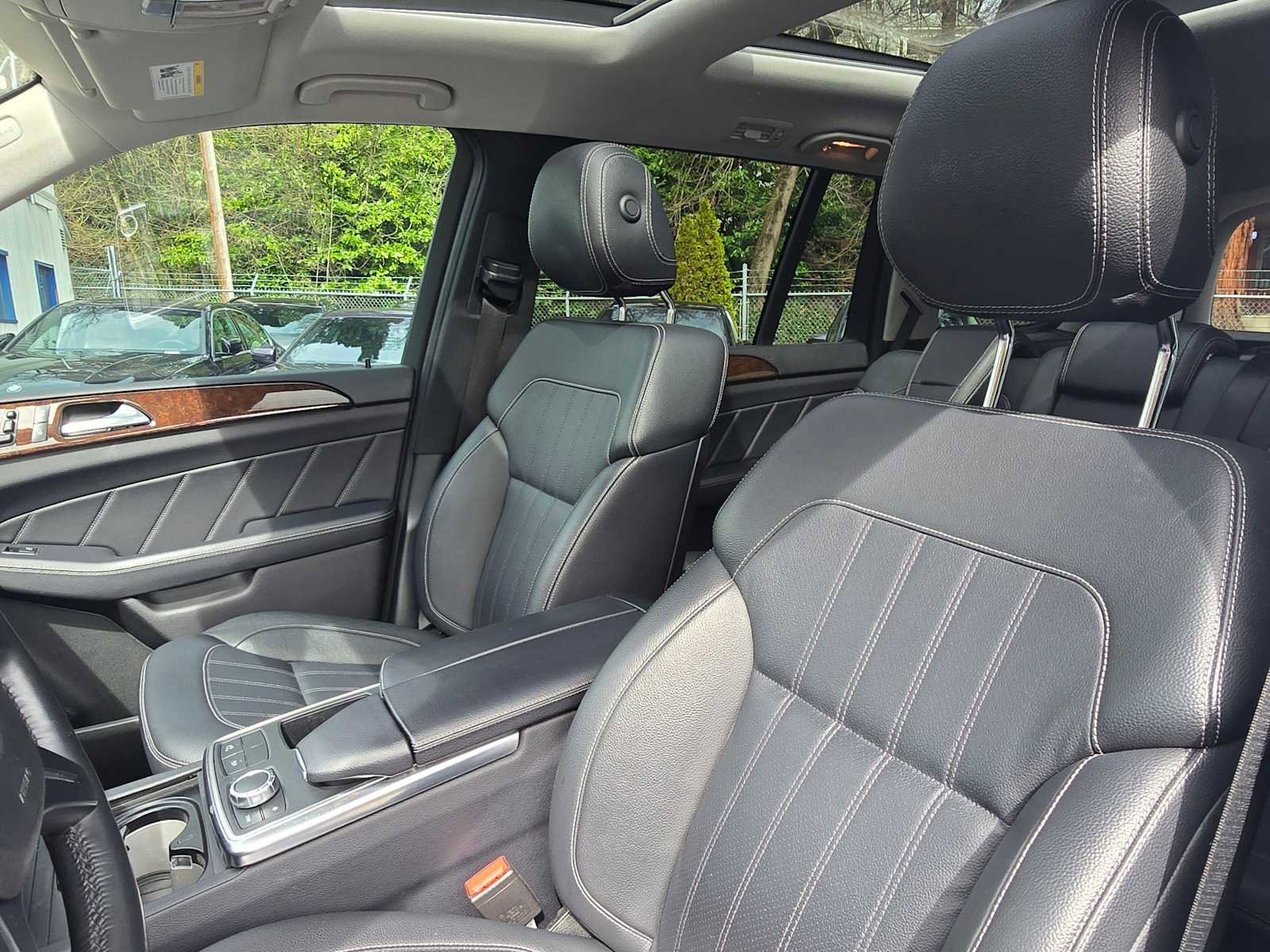 Used 2015 Mercedes-Benz GL 450 4MATIC image 22