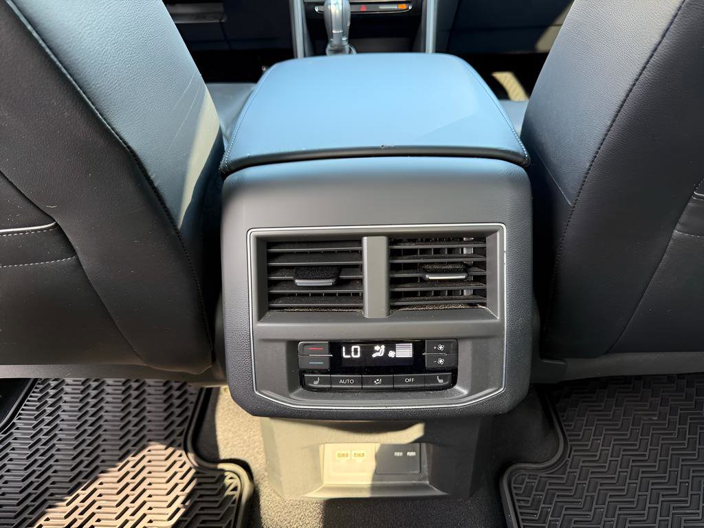 Used 2019 Volkswagen Atlas SEL Premium image 30