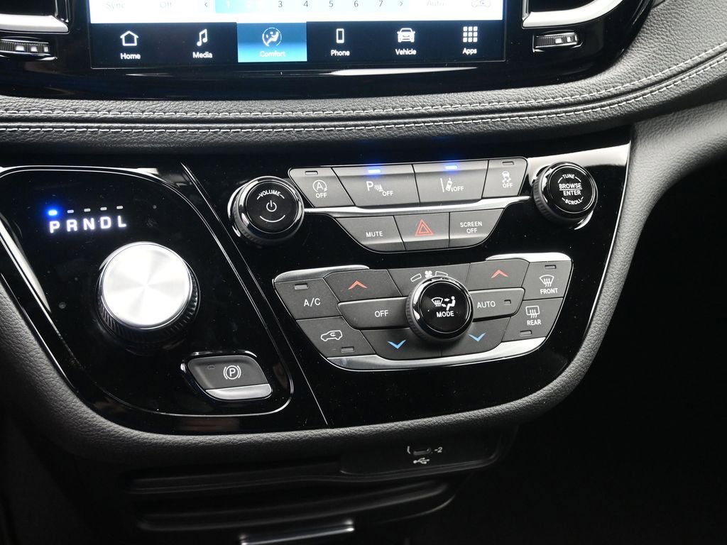 New 2026 Chrysler Pacifica Select AWD/4WD image 15
