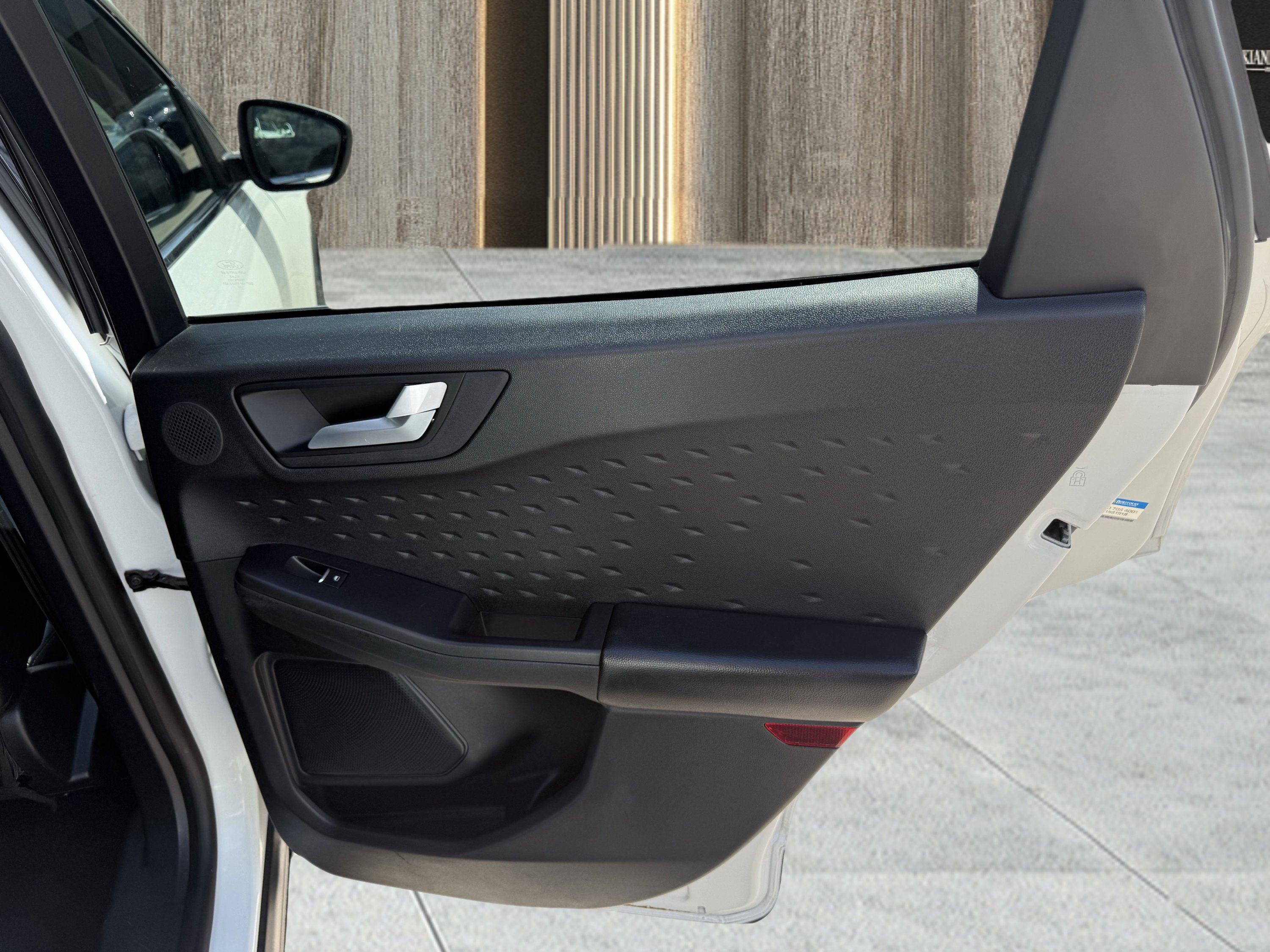 Used 2020 Ford Escape Titanium image 39