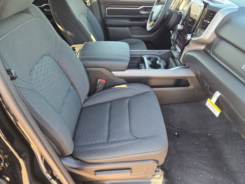 New 2026 RAM 1500 4x4 Crew Cab image 5