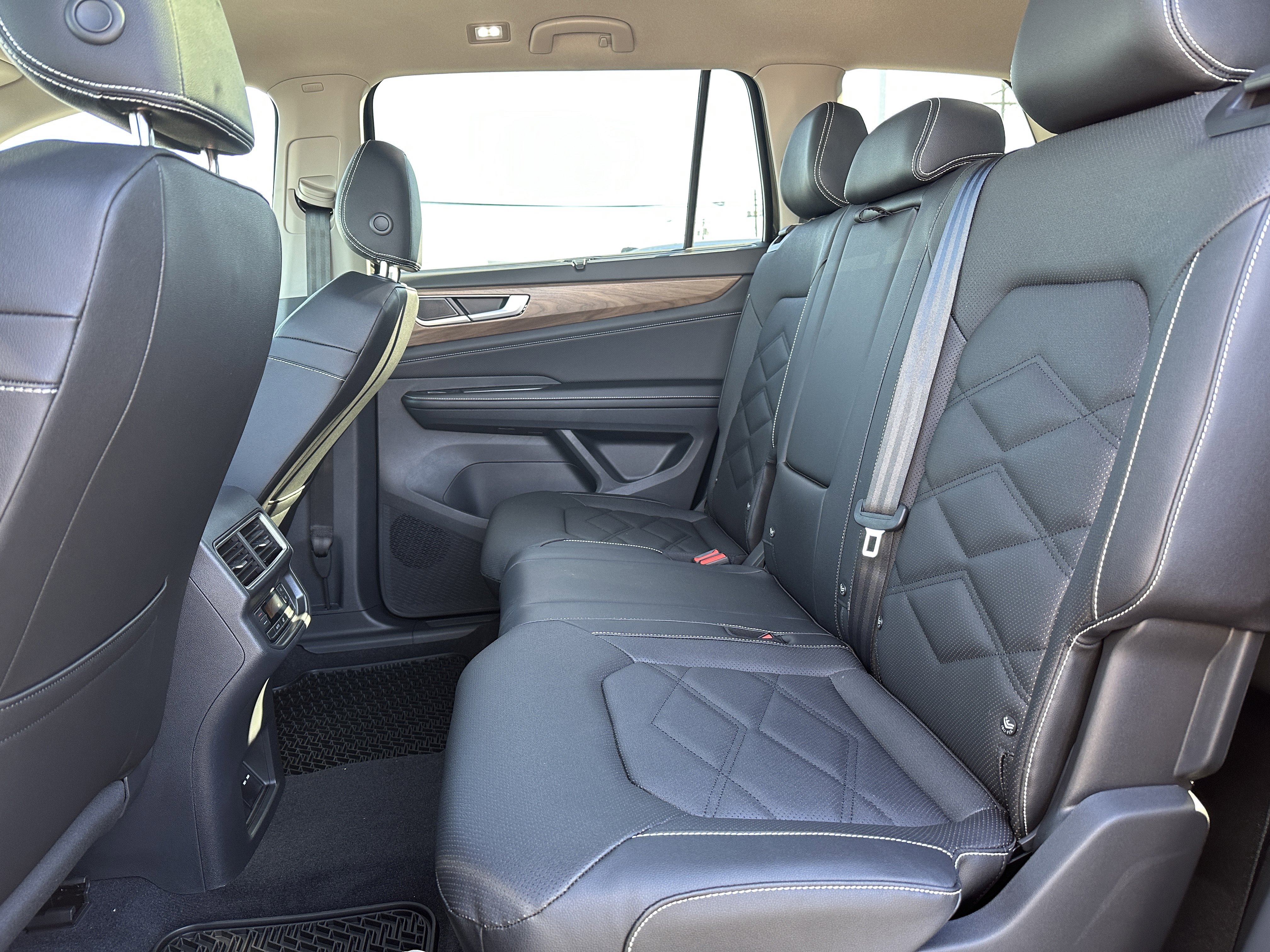 New 2026 Volkswagen Atlas SE image 22