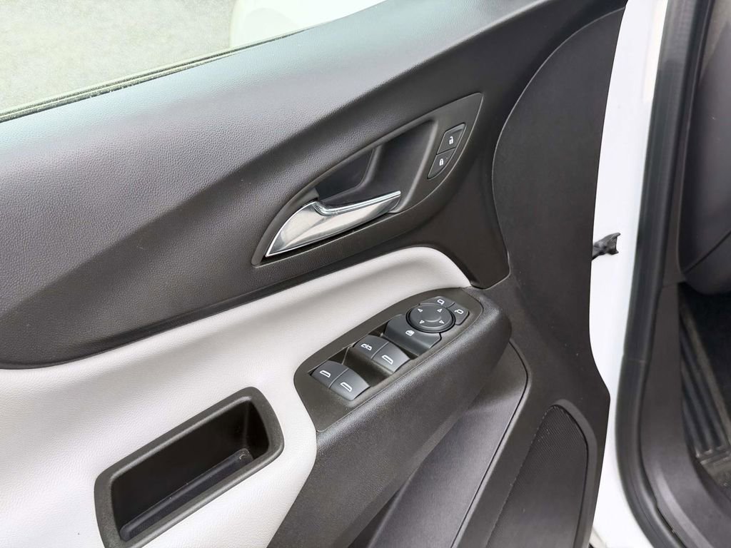 Used 2024 Chevrolet Equinox LT image 18