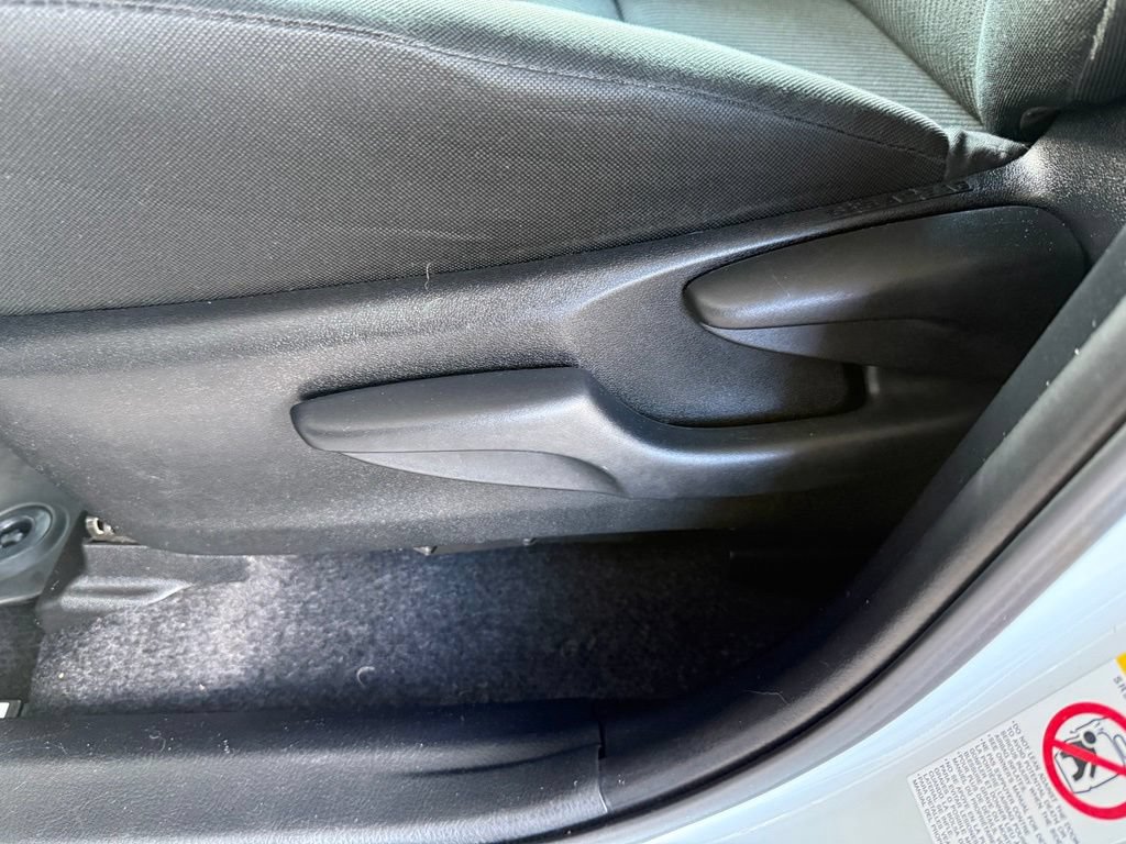 Used 2016 Toyota RAV4 LE AWD/4WD image 26