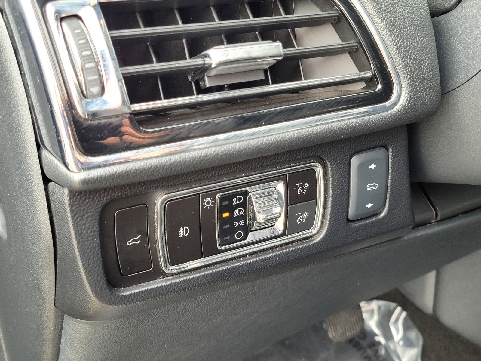 Used 2023 Lincoln Navigator Reserve image 18