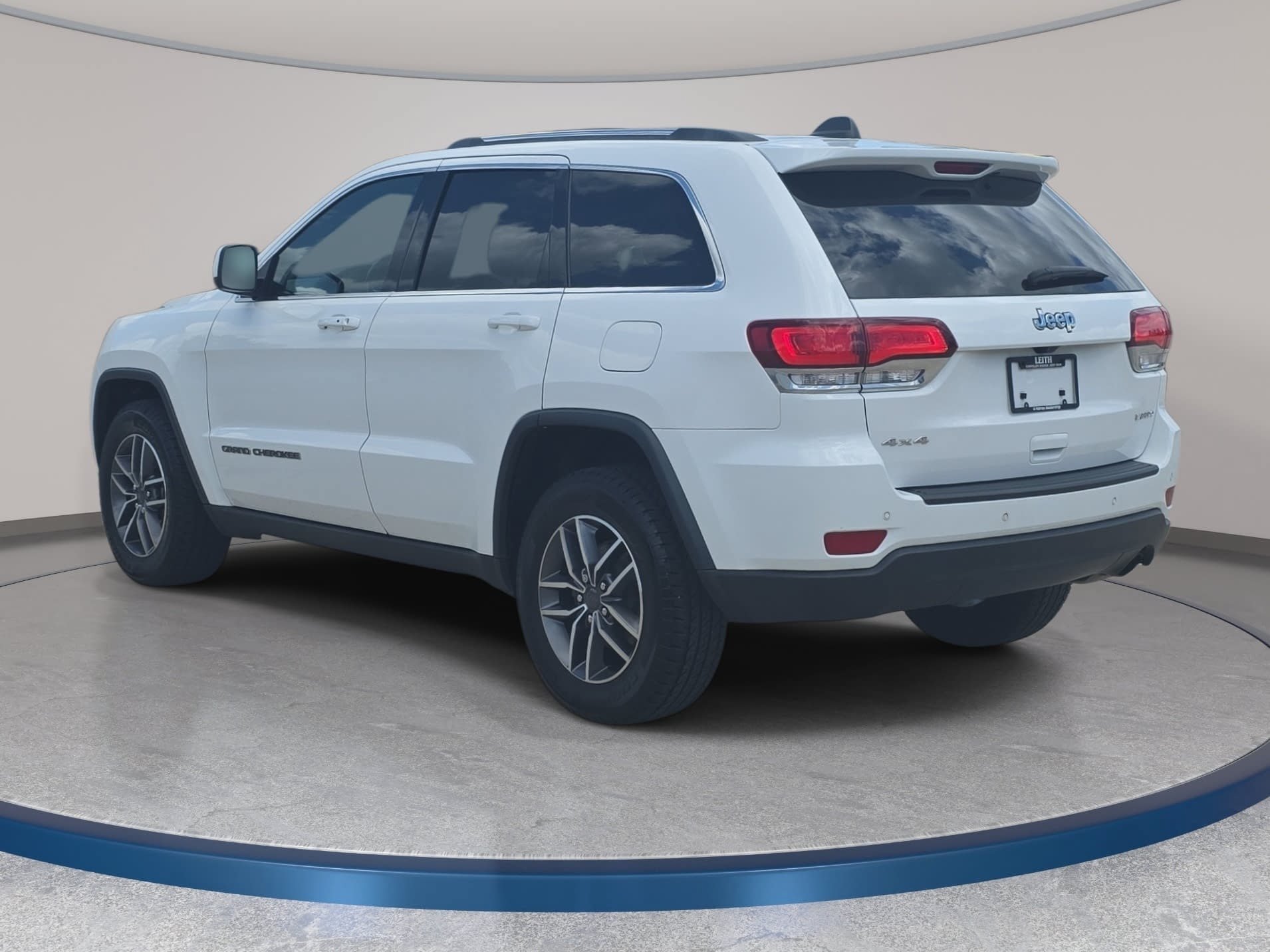 Used 2020 Jeep Grand Cherokee Laredo w/ Laredo X Package AWD/4WD image 8
