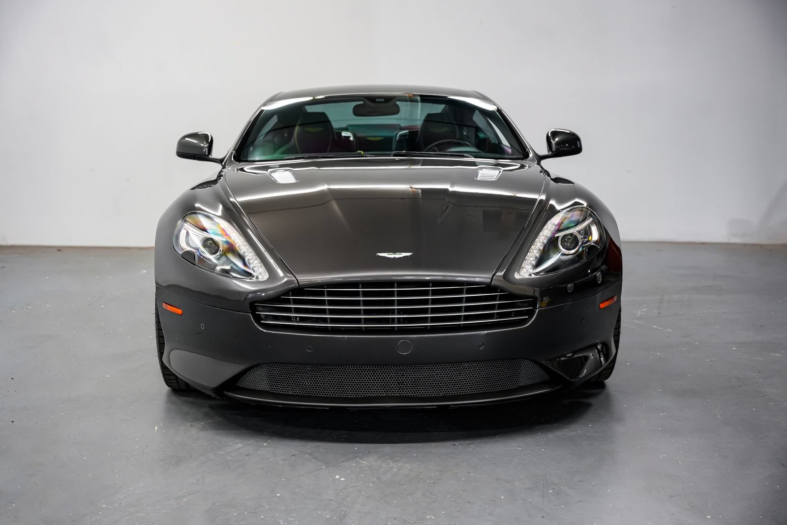 Used 2014 Aston Martin DB9 Coupe RWD image 5