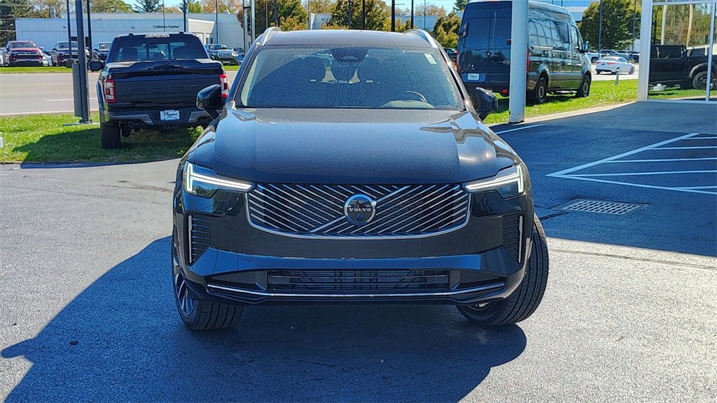 New 2026 Volvo XC90 B6 Plus w/ Protection Package Premier image 38