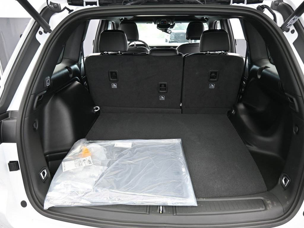 New 2025 Jeep Grand Cherokee Altitude image 34