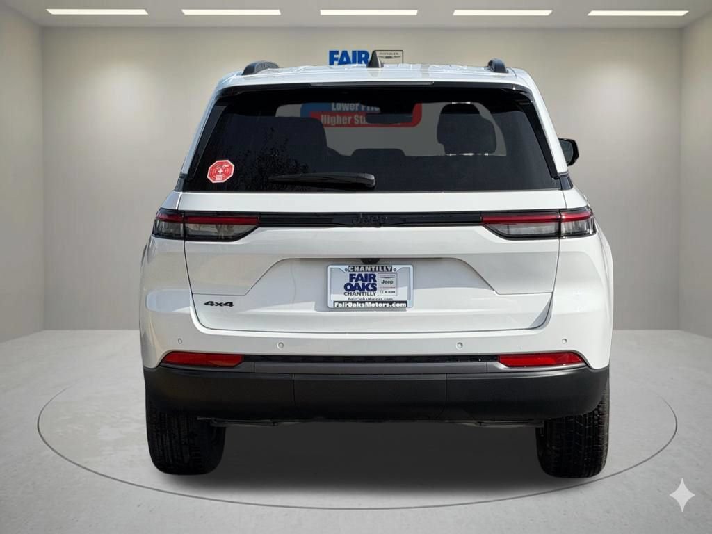 New 2026 Jeep Grand Cherokee Altitude AWD/4WD image 8