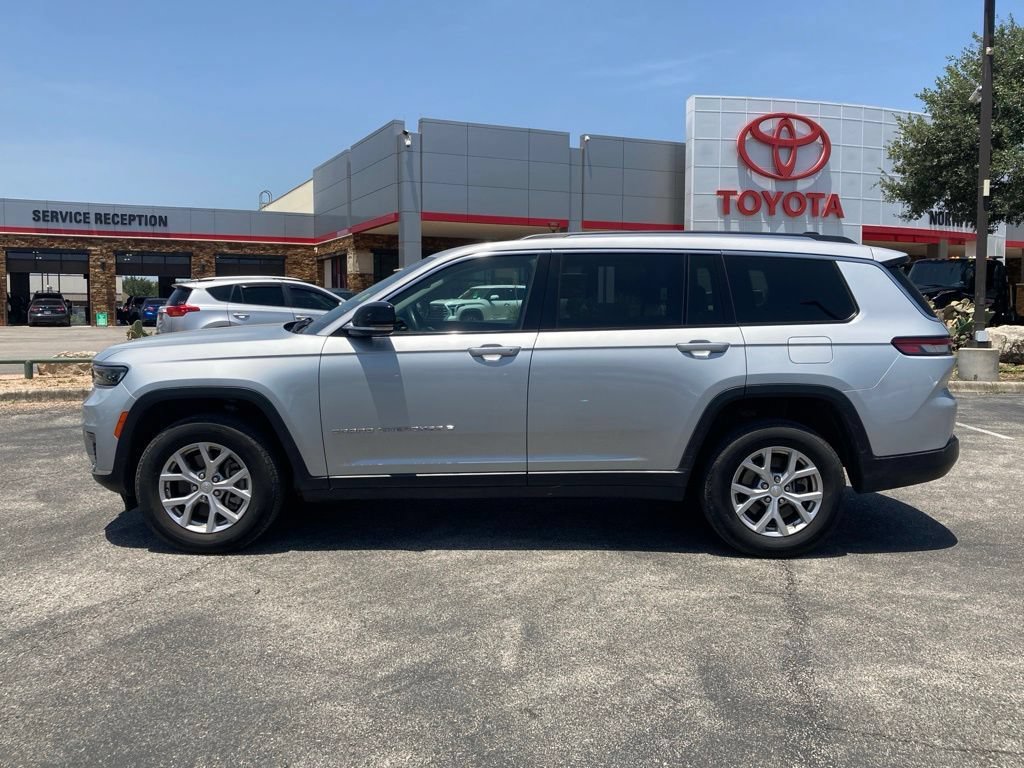 Used 2024 Jeep Grand Cherokee L Limited RWD image 8