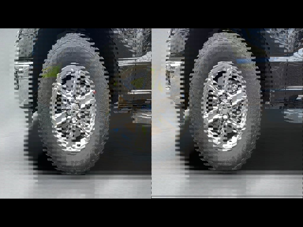 Used 2025 Ford F150 XLT w/ Equipment Group 301A Standard image 9