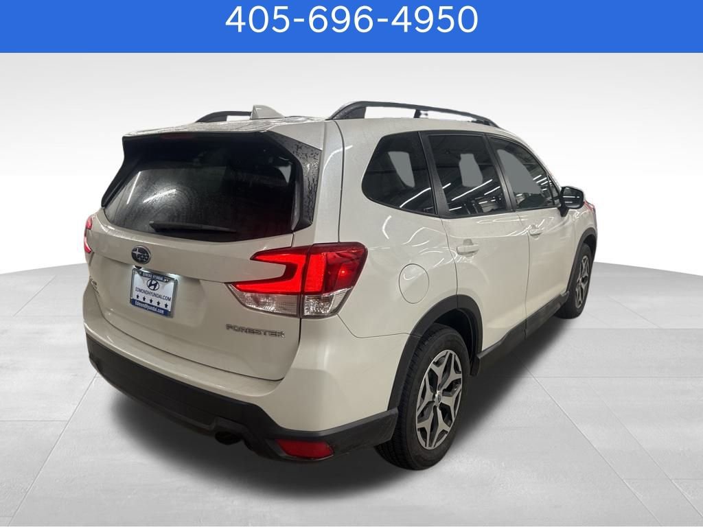Used 2021 Subaru Forester Premium image 3