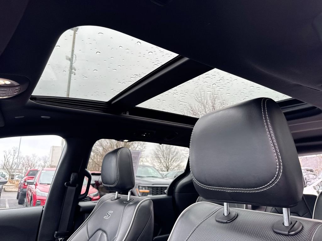 Used 2025 Chrysler Pacifica Limited image 20